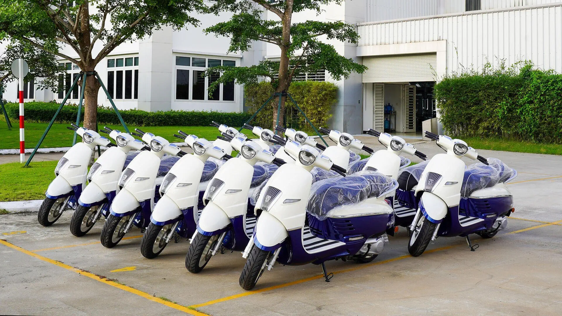 THACO AUTO tiếp tục xuất khẩu lô xe máy Peugeot Django 150cc sang thị trường Campuchi