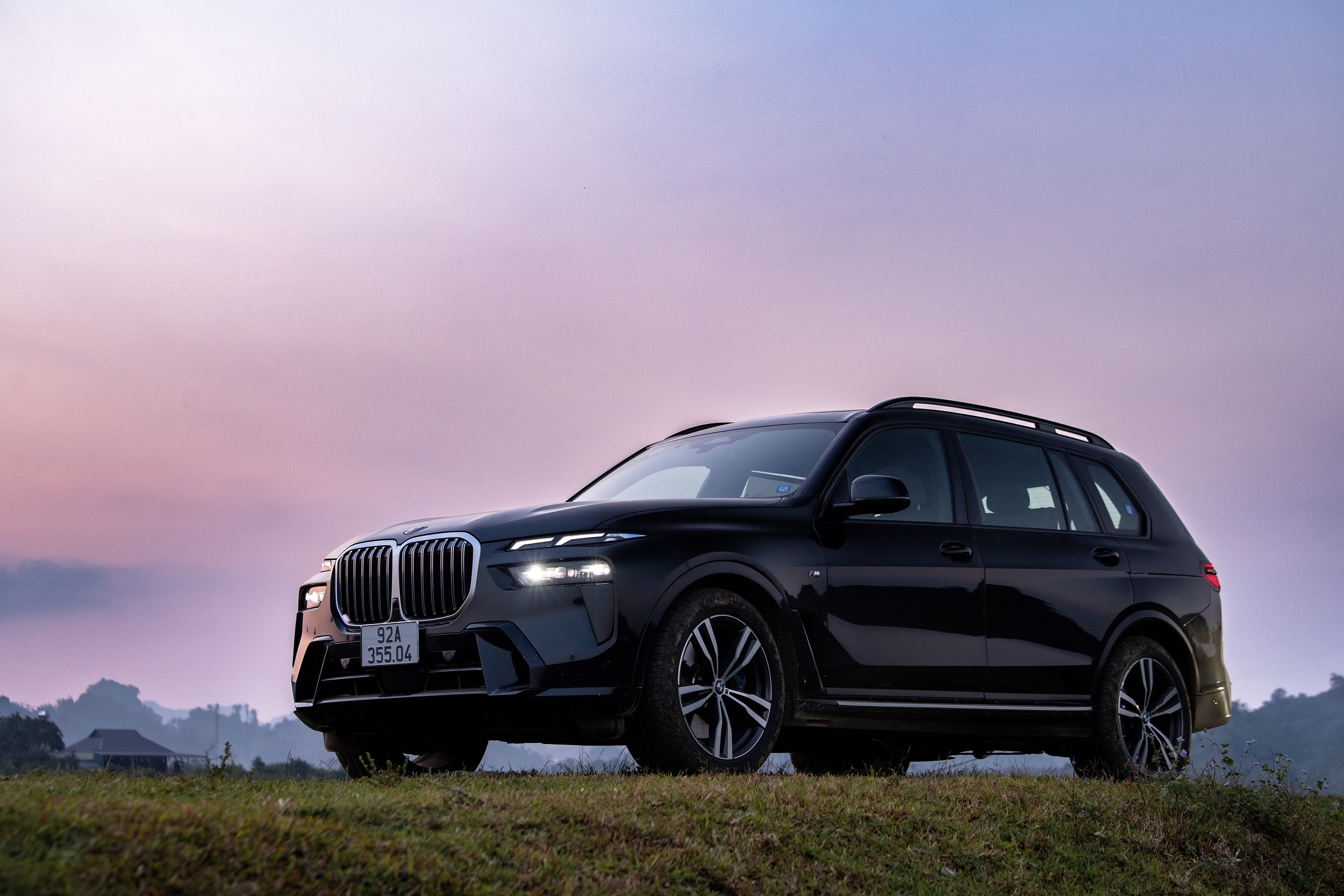 bmw-x7-duoc-huong-uu-dai-len-den-hon-300-trieu-2.jpg