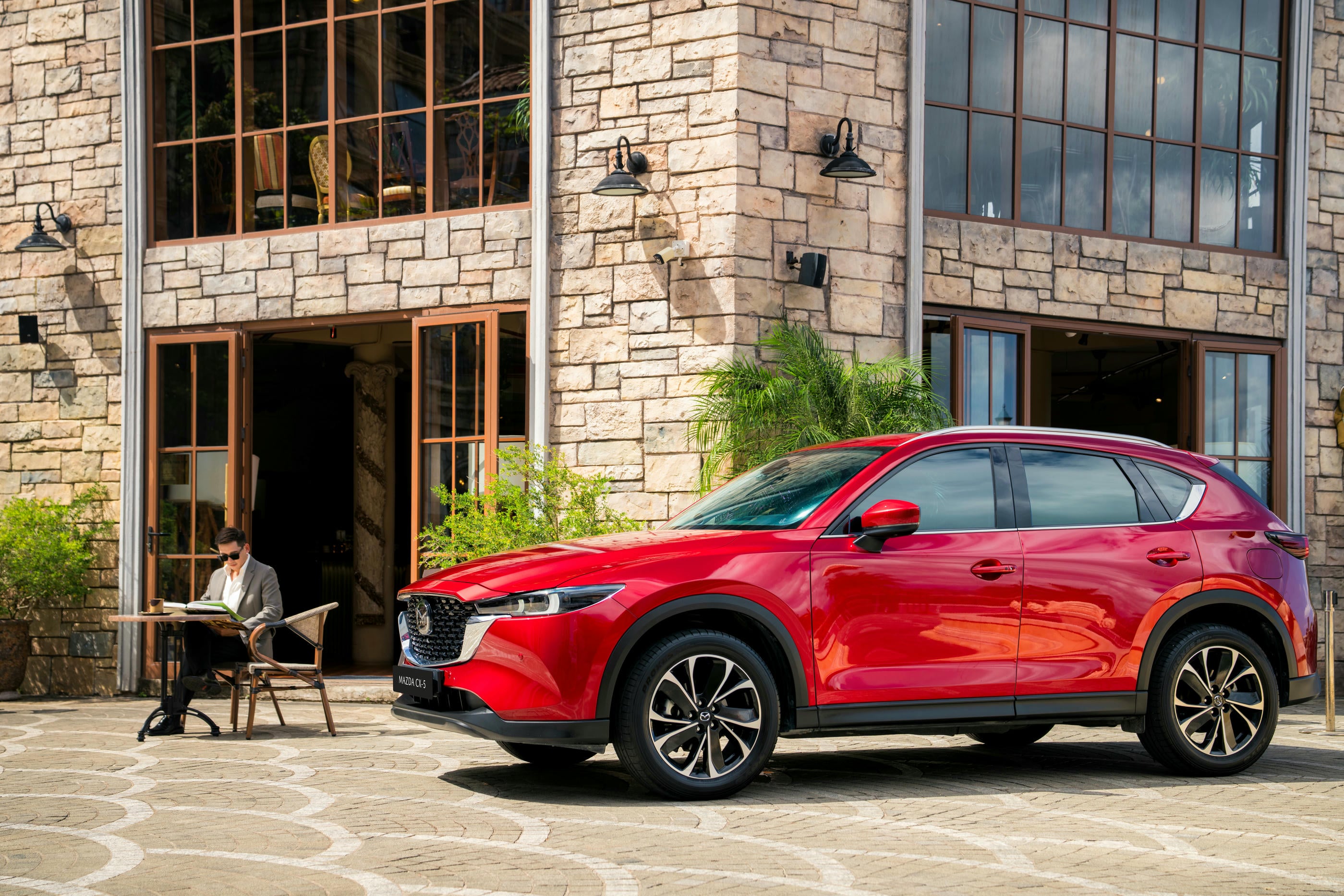 nhieu-chuong-trinh-uu-dai-danh-cho-cac-dong-xe-mazda-trong-thang-52025.jpg